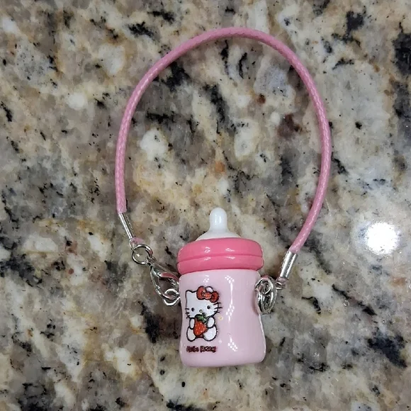 Hello Kitty Pink Labubu Bottle - Picture 1 of 2